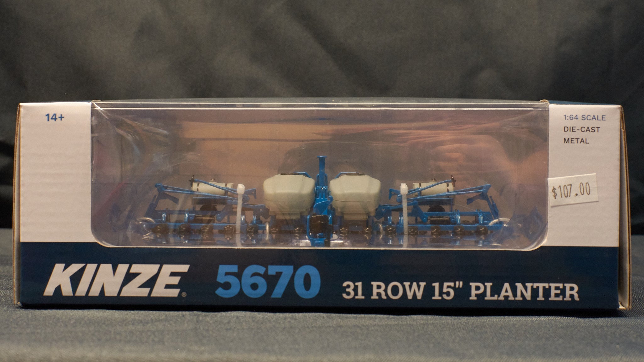 KZE 1342 Kinze 5670 31 Row Planter