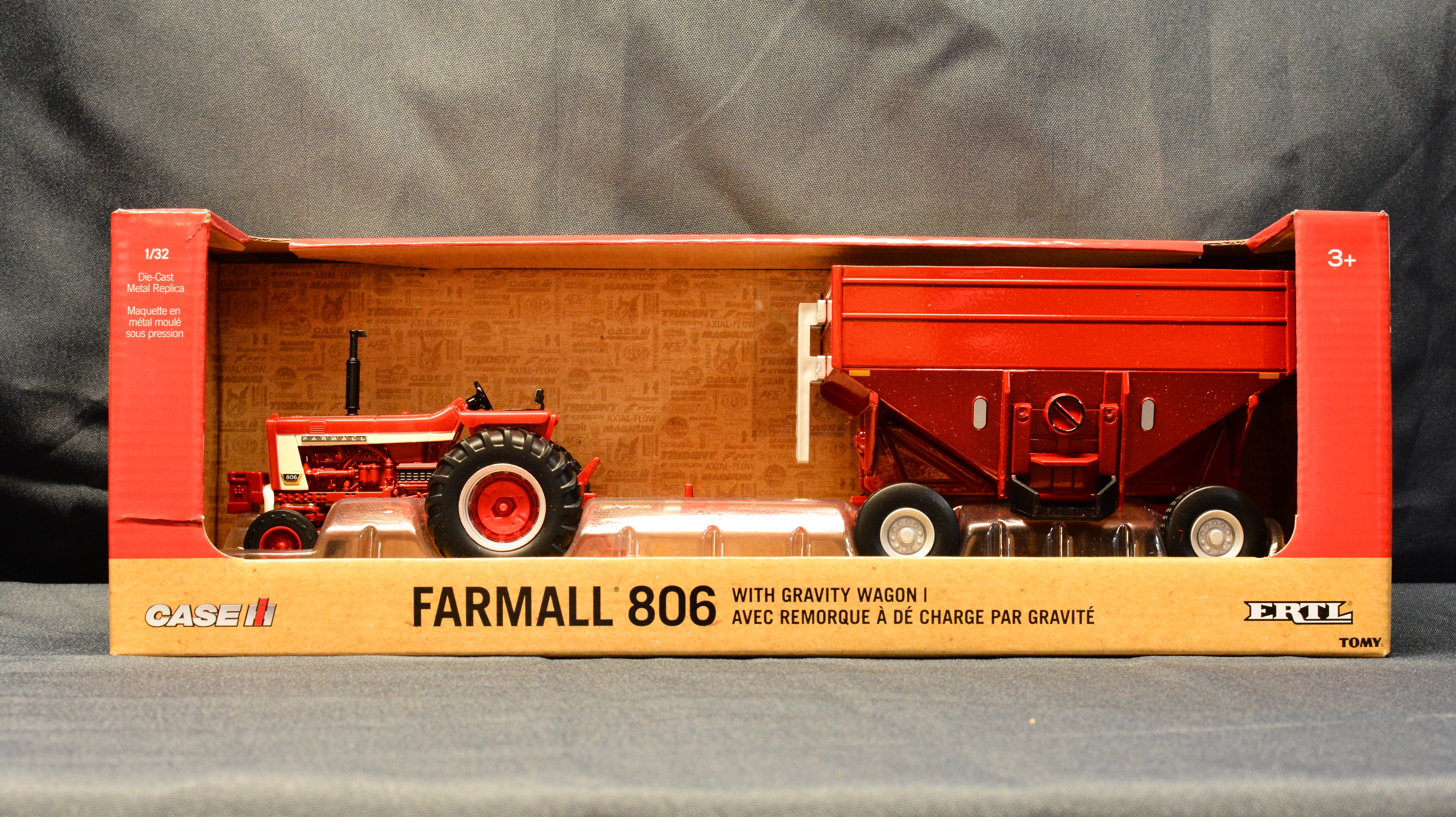44435 IH 806 & Gravity Box 1/32