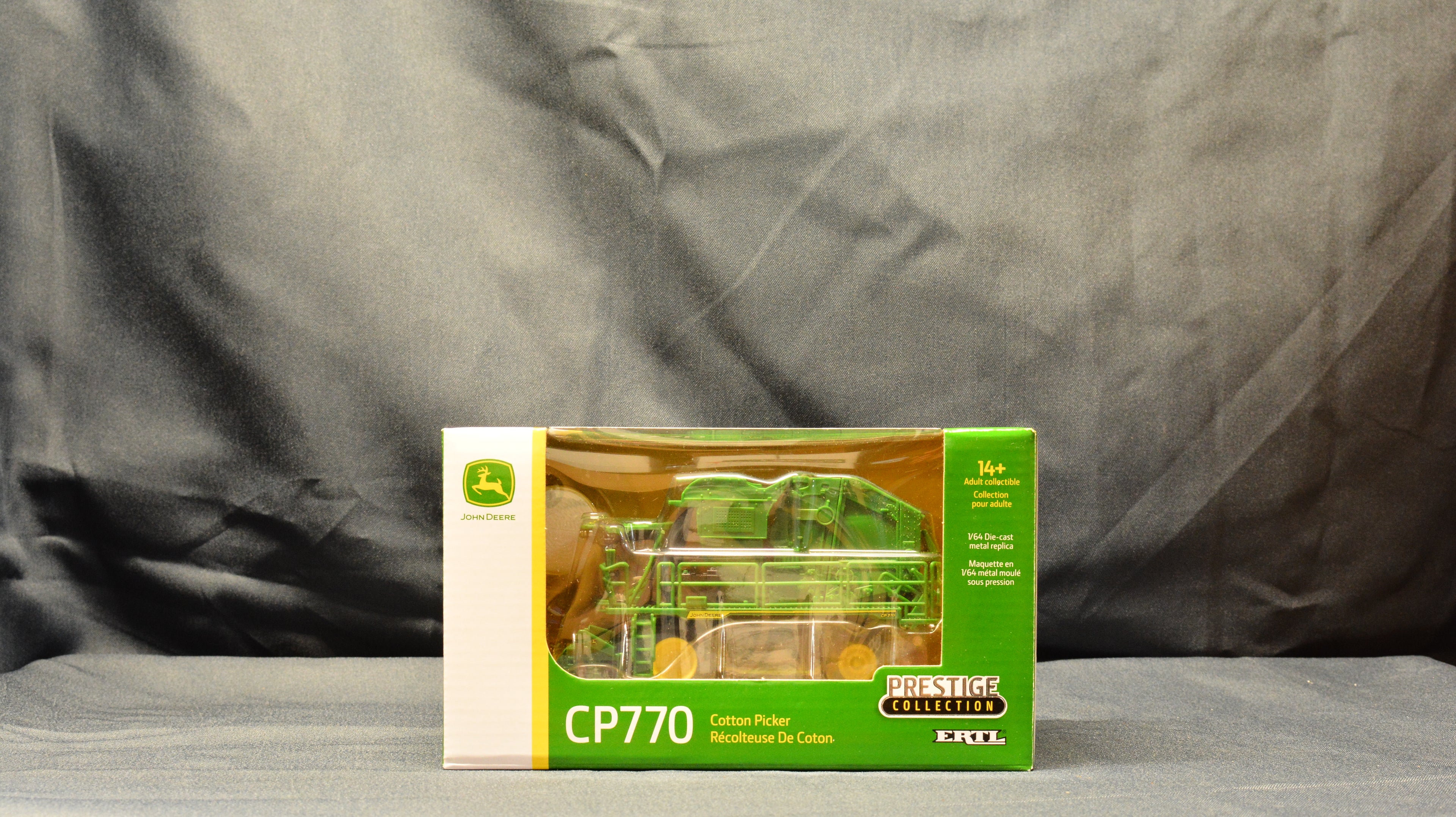 45879 1/64 John Deere CP770 Cotton Picker Prestige